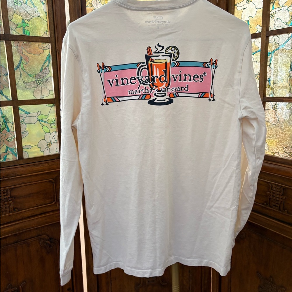 NWOT Vineyard Vines White Graphic Woman’s Ski Tee Sz S
